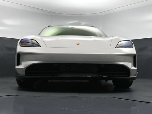 New 2026 Porsche Taycan 4S AWD/4WD image 31