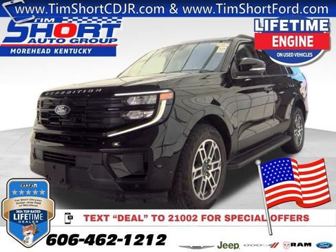 Used 2025 Ford Expedition Active AWD/4WD image 1