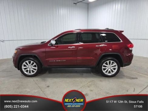 Used 2017 Jeep Grand Cherokee Limited AWD/4WD image 1