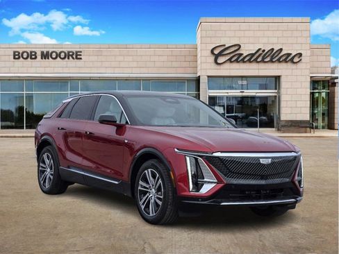 New 2025 Cadillac Lyriq Luxury image 3