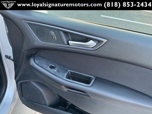 Used 2018 Ford Edge SE image 26