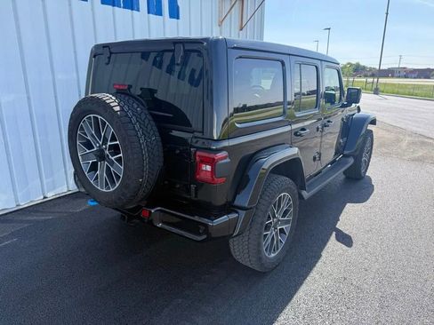 Used 2024 Jeep Wrangler High Altitude AWD/4WD image 8