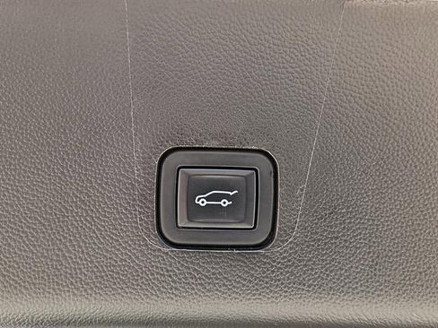 Used 2022 Chevrolet Traverse LT AWD/4WD image 27
