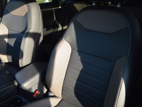 Used 2022 Volkswagen Taos SEL image 62