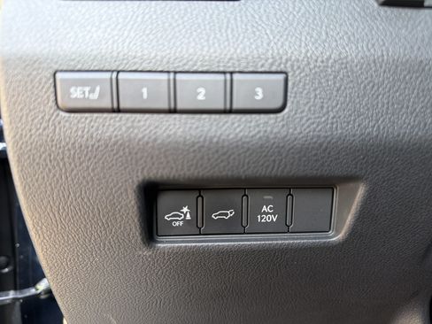 Used 2025 Lexus GX 550 AWD/4WD image 15