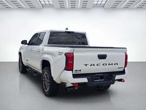 Used 2025 Toyota Tacoma TRD Sport w/ TRD Sport Premium Package AWD/4WD image 5
