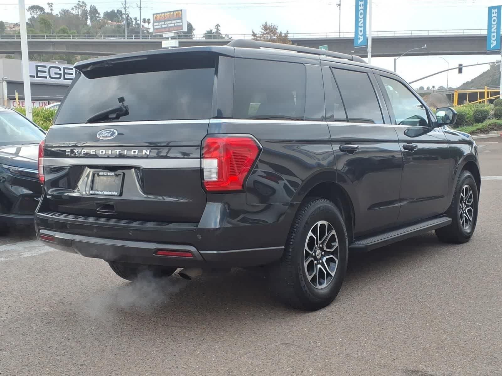 Used 2022 Ford Expedition XLT RWD image 4