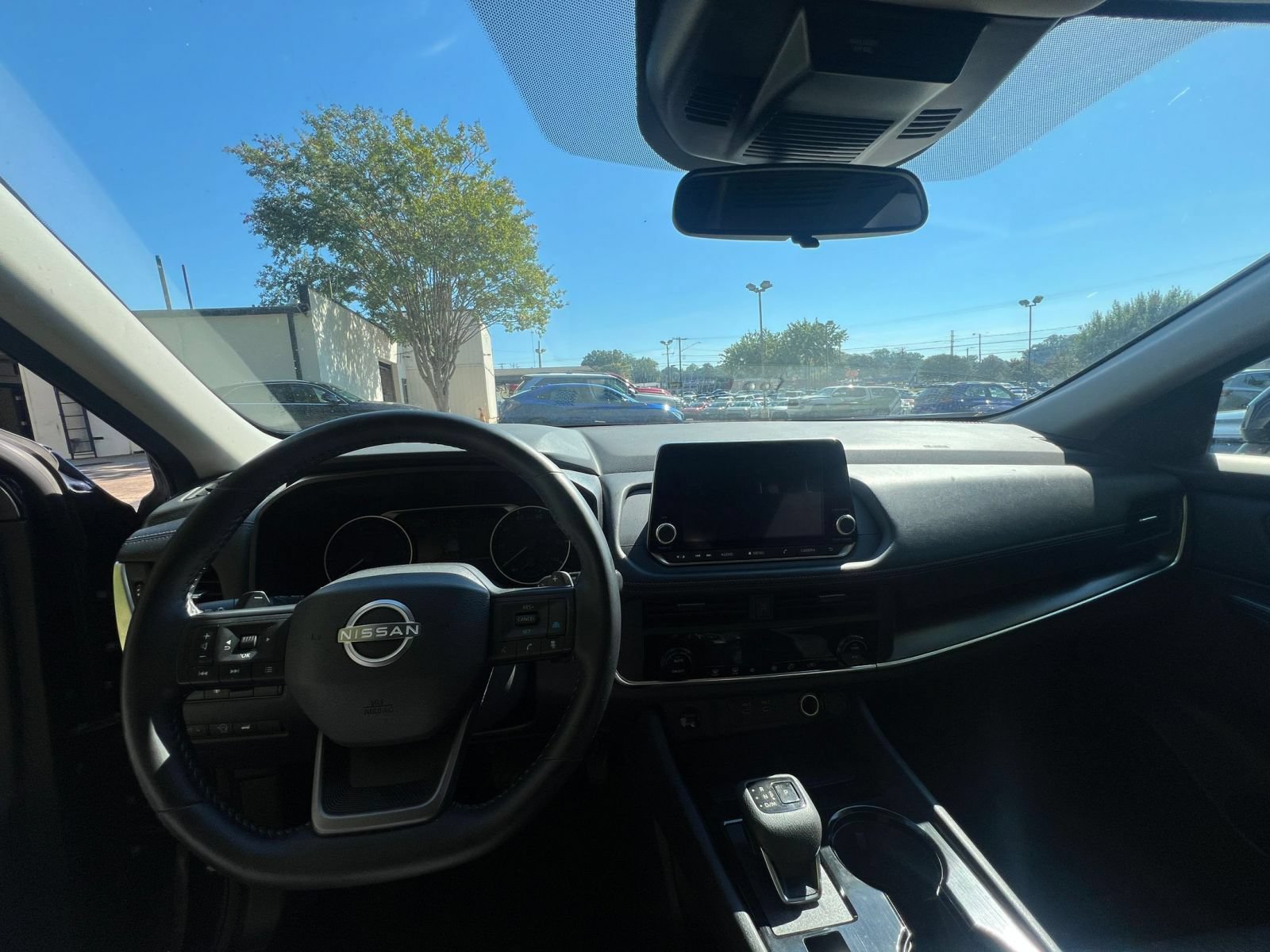 Used 2025 Nissan Rogue SV AWD/4WD image 31