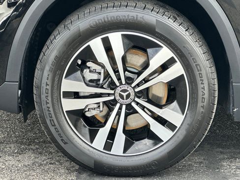 Certified 2025 Mercedes-Benz GLA 250 image 32