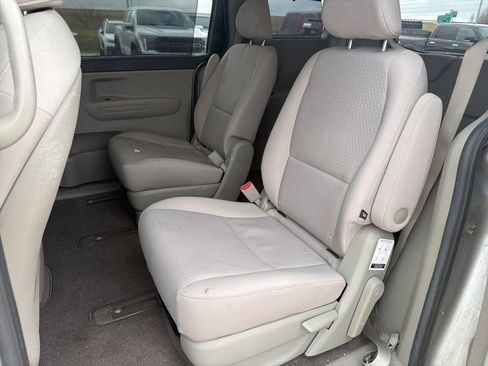 Used 2016 Kia Sedona LX w/ LX Convenience Package image 10