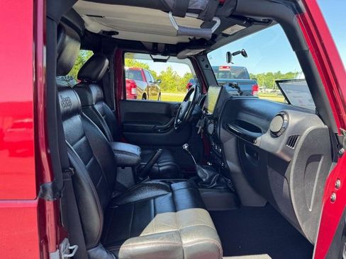 Used 2012 Jeep Wrangler Sahara AWD/4WD image 10