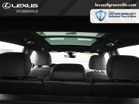 Used 2022 Volkswagen Tiguan SE R-Line image 31