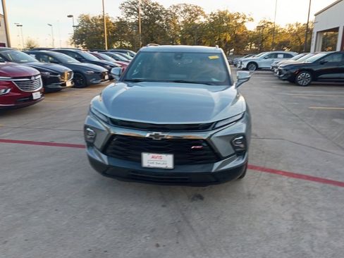 Used 2025 Chevrolet Blazer RS image 2