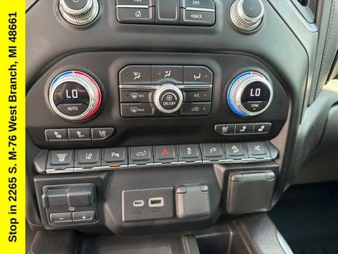 Used 2023 GMC Sierra 2500 Denali w/ Denali Ultimate Package AWD/4WD image 20
