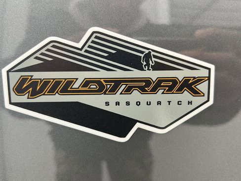Used 2022 Ford Bronco Wildtrak image 2