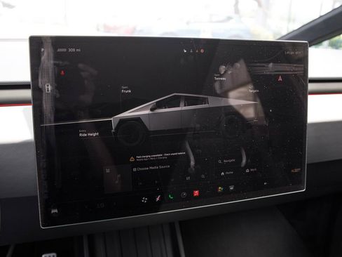 Used 2025 Tesla Cybertruck AWD Crew Cab image 32