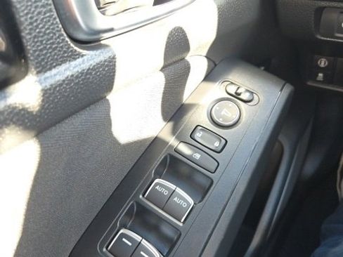 Used 2022 Honda Civic EX image 17