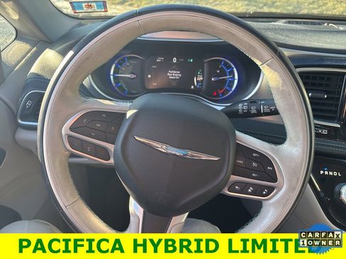 Used 2018 Chrysler Pacifica Limited w/ Advanced Safetytec Group image 13