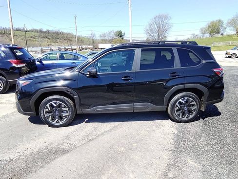 Used 2025 Subaru Forester Premium AWD/4WD image 2