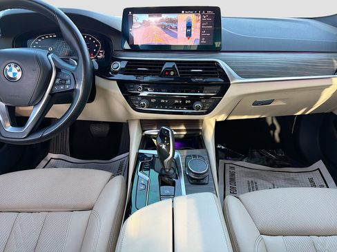 Used 2021 BMW 540i w/ Premium Package RWD image 18
