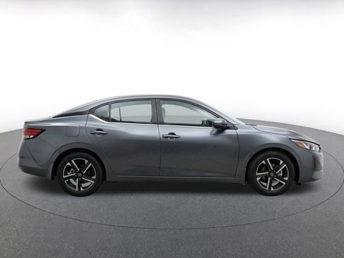 Used 2025 Nissan Sentra SV FWD image 11