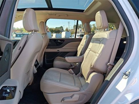 Used 2022 Lincoln Aviator Reserve w/ Elements Package Plus image 10