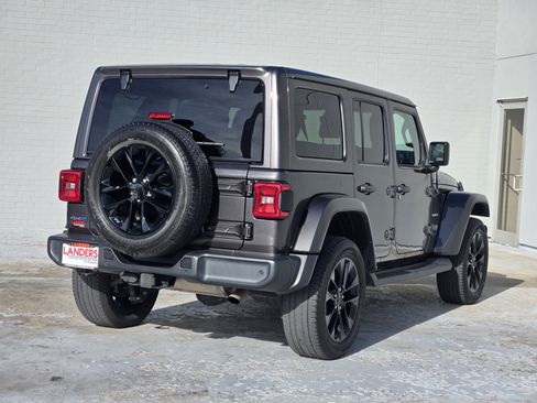 Used 2021 Jeep Wrangler Unlimited Sahara w/ Cold Weather Group image 8