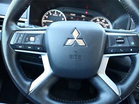 Used 2024 Mitsubishi Outlander SE image 21