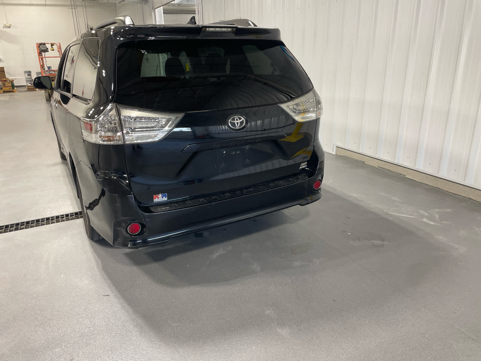 Used 2019 Toyota Sienna SE AWD/4WD image 3