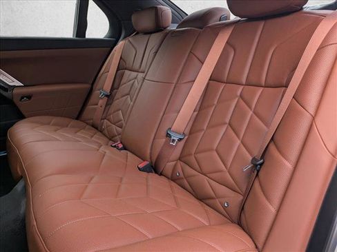 New 2026 BMW 750e xDrive w/ Executive Package image 17