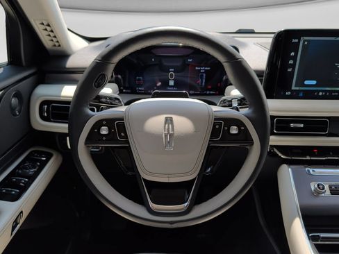 Used 2025 Lincoln Aviator AWD w/ Jet Appearance Package image 11