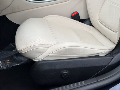 Used 2023 Mercedes-Benz C 300 4MATIC Sedan image 15