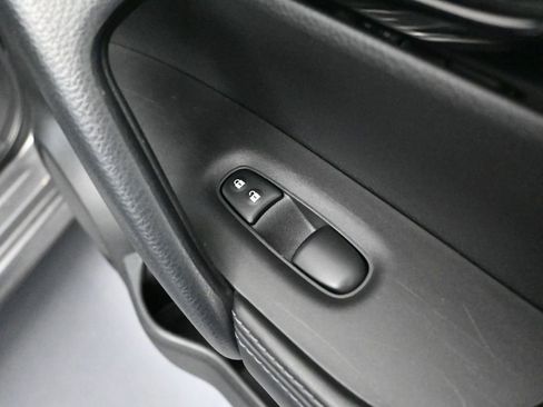 Used 2021 Nissan Rogue Sport SV image 44