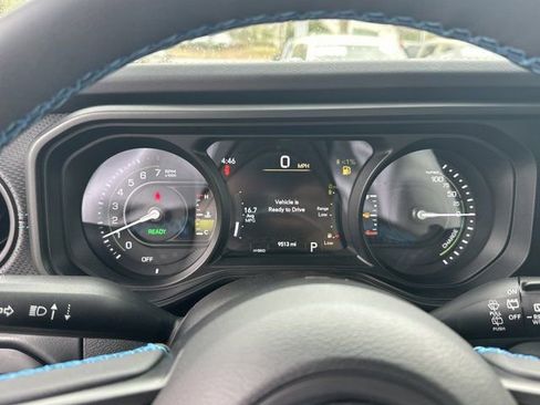 Certified 2025 Jeep Wrangler Unlimited Rubicon 4xe w/ Convenience Group image 25