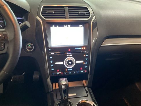 Used 2017 Ford Explorer Sport AWD/4WD image 16