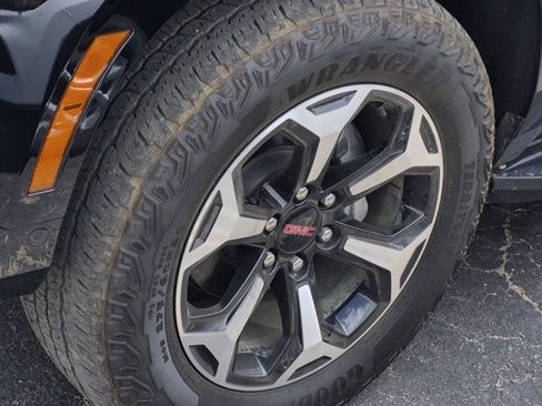 Used 2025 GMC Yukon AT4 w/ Premium Trailering Package AWD/4WD image 5