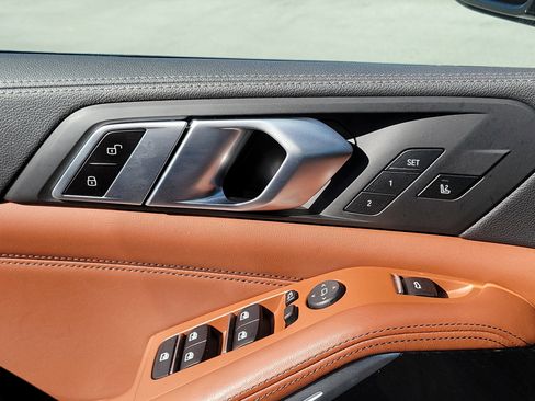 Used 2021 BMW X5 M50i w/ Executive Package image 25