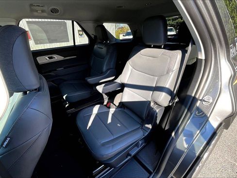 New 2026 Ford Explorer Active image 10
