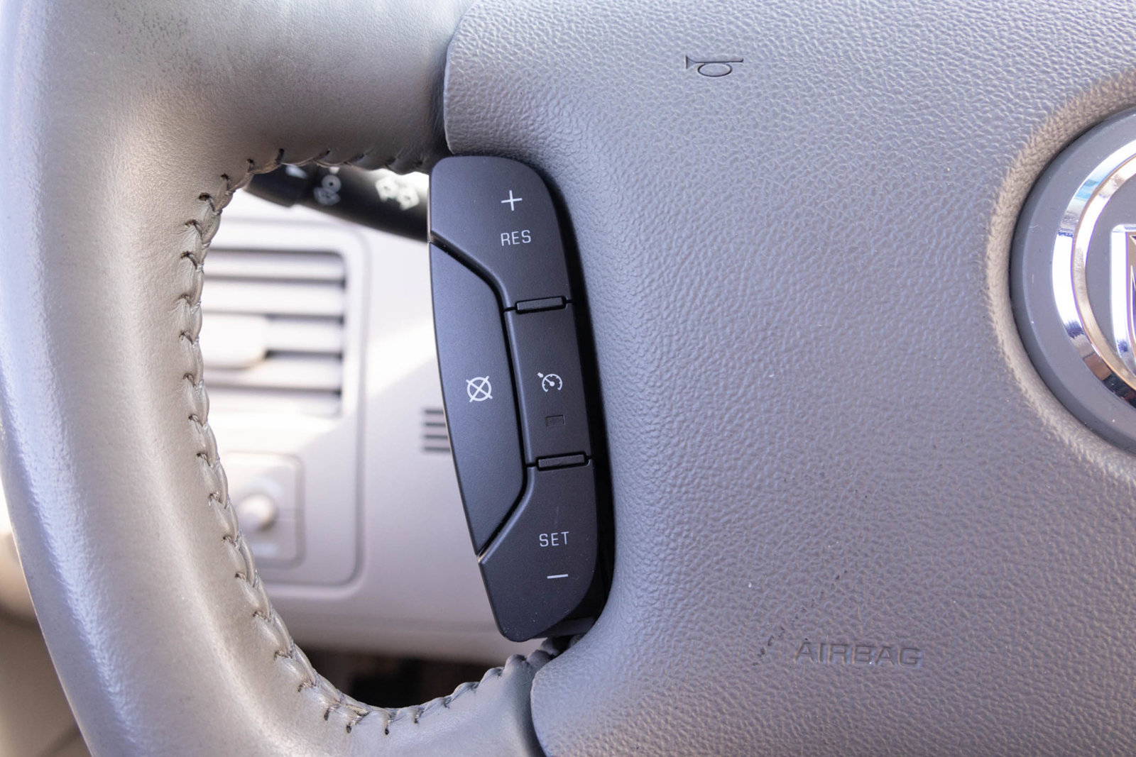 Used 2009 Buick Lucerne CX FWD image 21