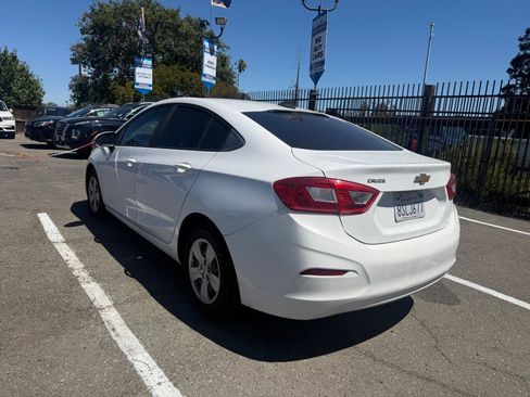 Used 2017 Chevrolet Cruze LS FWD image 3