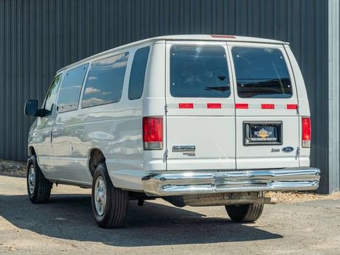Used 2014 Ford E-350 and Econoline 350 XLT image 4