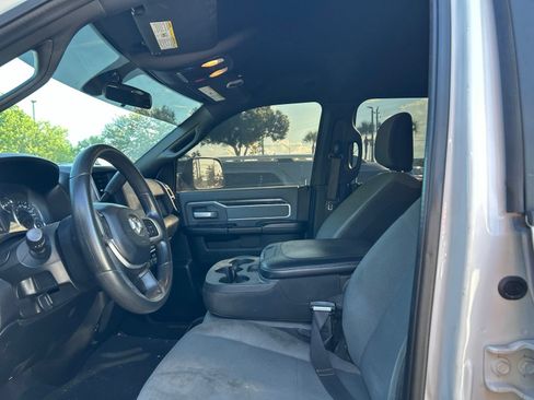 Used 2022 RAM 2500 Big Horn AWD/4WD image 9