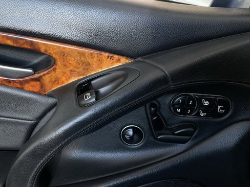 Used 2009 Mercedes-Benz SL 550 w/ Premium I Pkg image 35