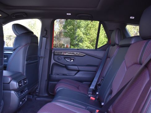 New 2025 Honda Pilot Black Edition image 24