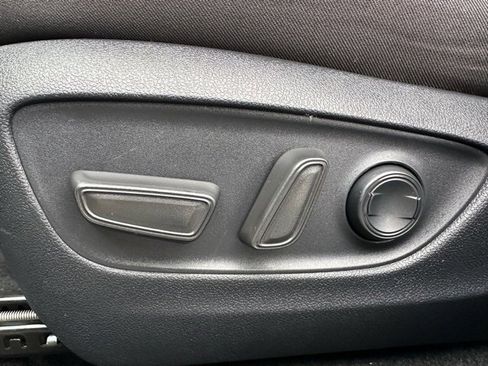 Used 2025 Toyota RAV4 XLE image 18