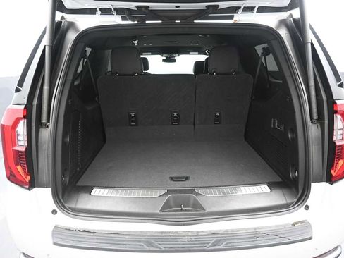 Used 2025 GMC Yukon XL Denali AWD/4WD image 26