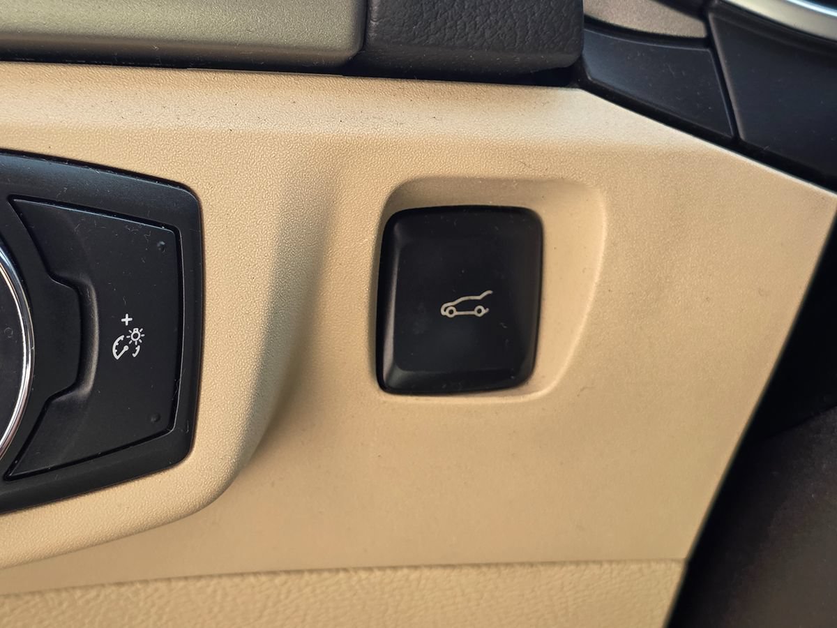 Used 2015 Ford Fusion SE FWD image 48