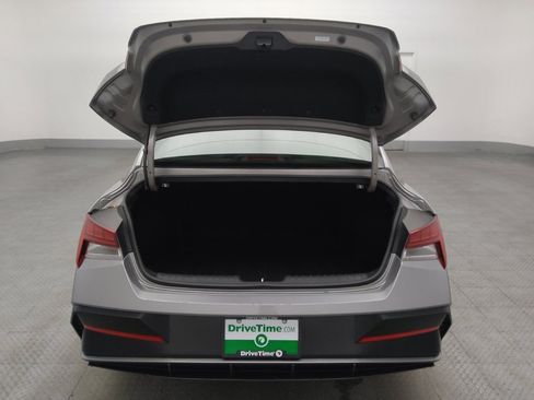 Used 2025 Hyundai Elantra SEL image 29