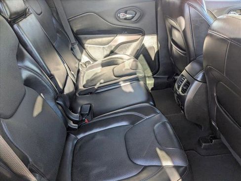 Used 2019 Jeep Cherokee Limited w/ Luxury Group image 22