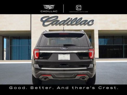 Used 2018 Ford Explorer XLT w/ Equipment Group 202A FWD image 4